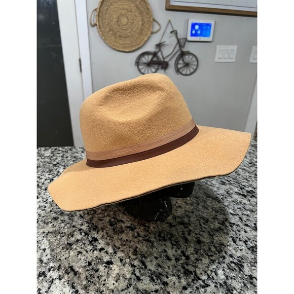 TORRID 100% polyester baige hat size M/L - Picture 1 of 9